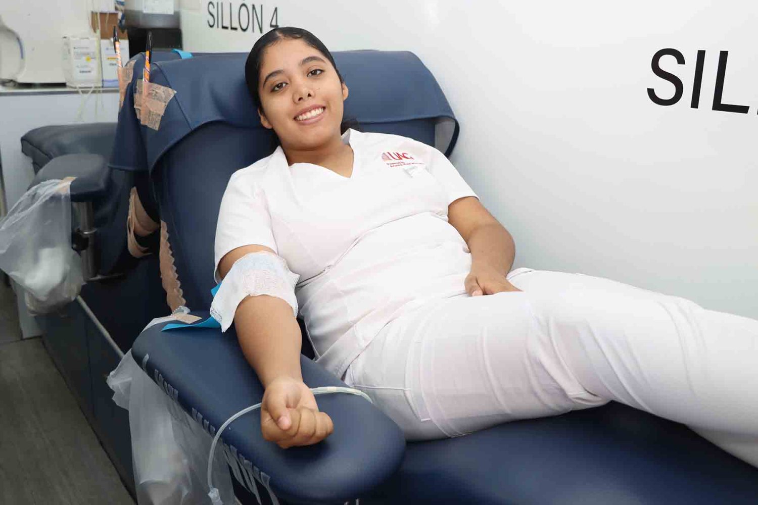 con cada donación, contribuyes a mantener los bancos de sangre abastecidos y seguros