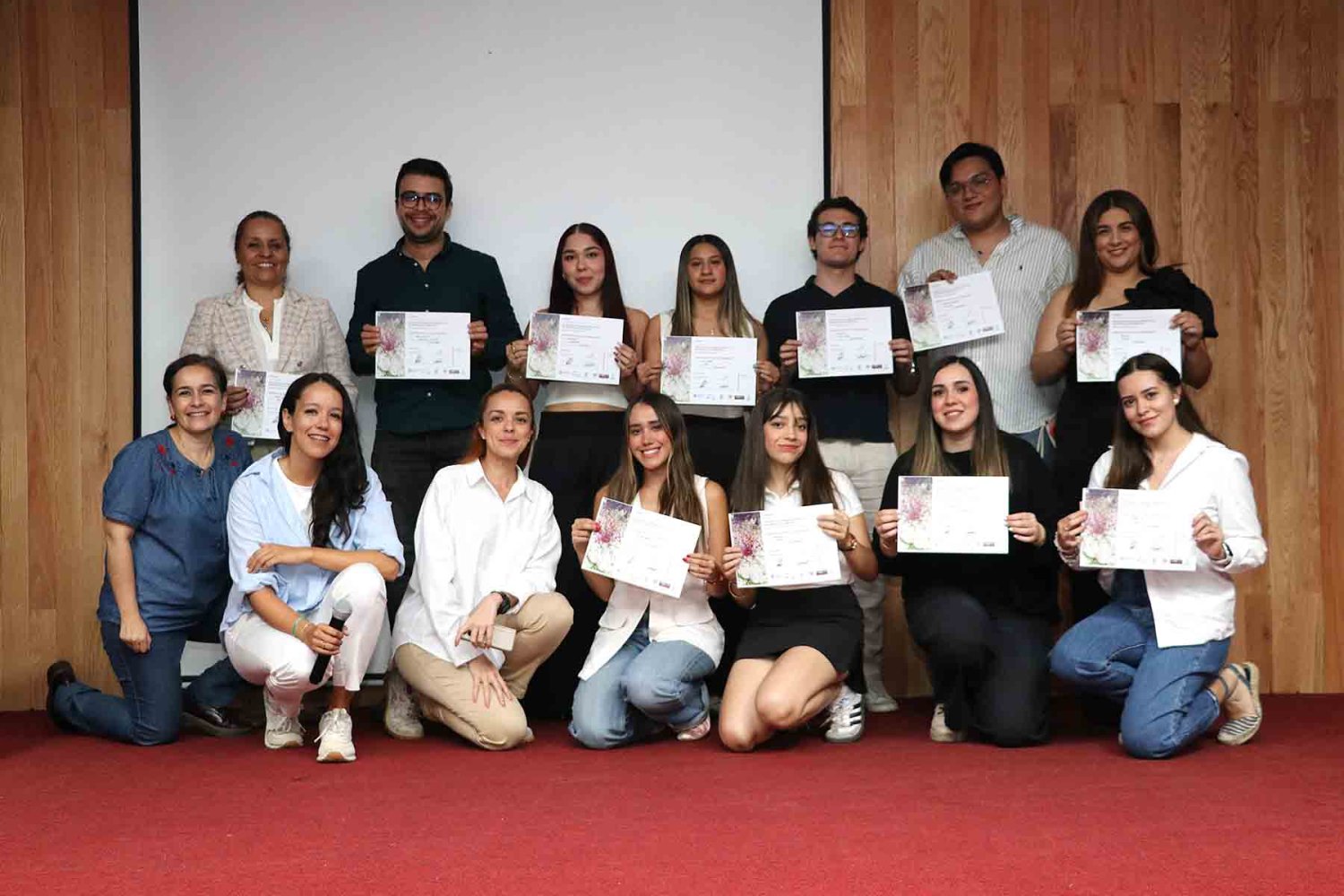 alumnos realizan estancia en madrid y milan