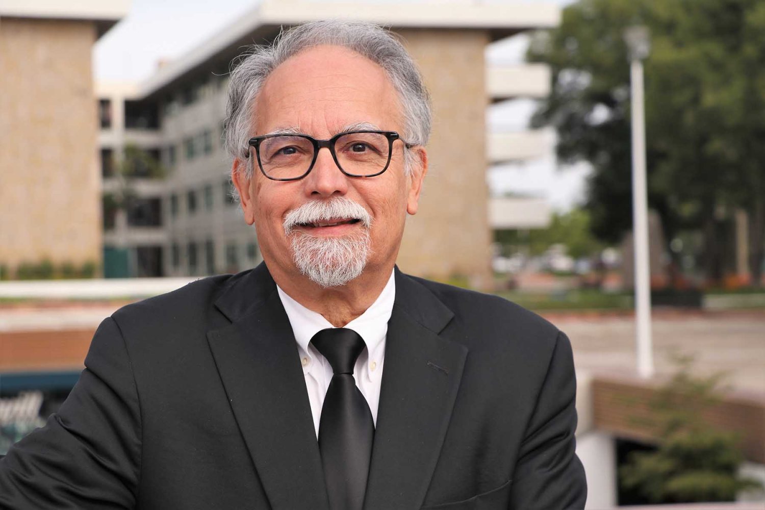 dr jose romero egresado uag