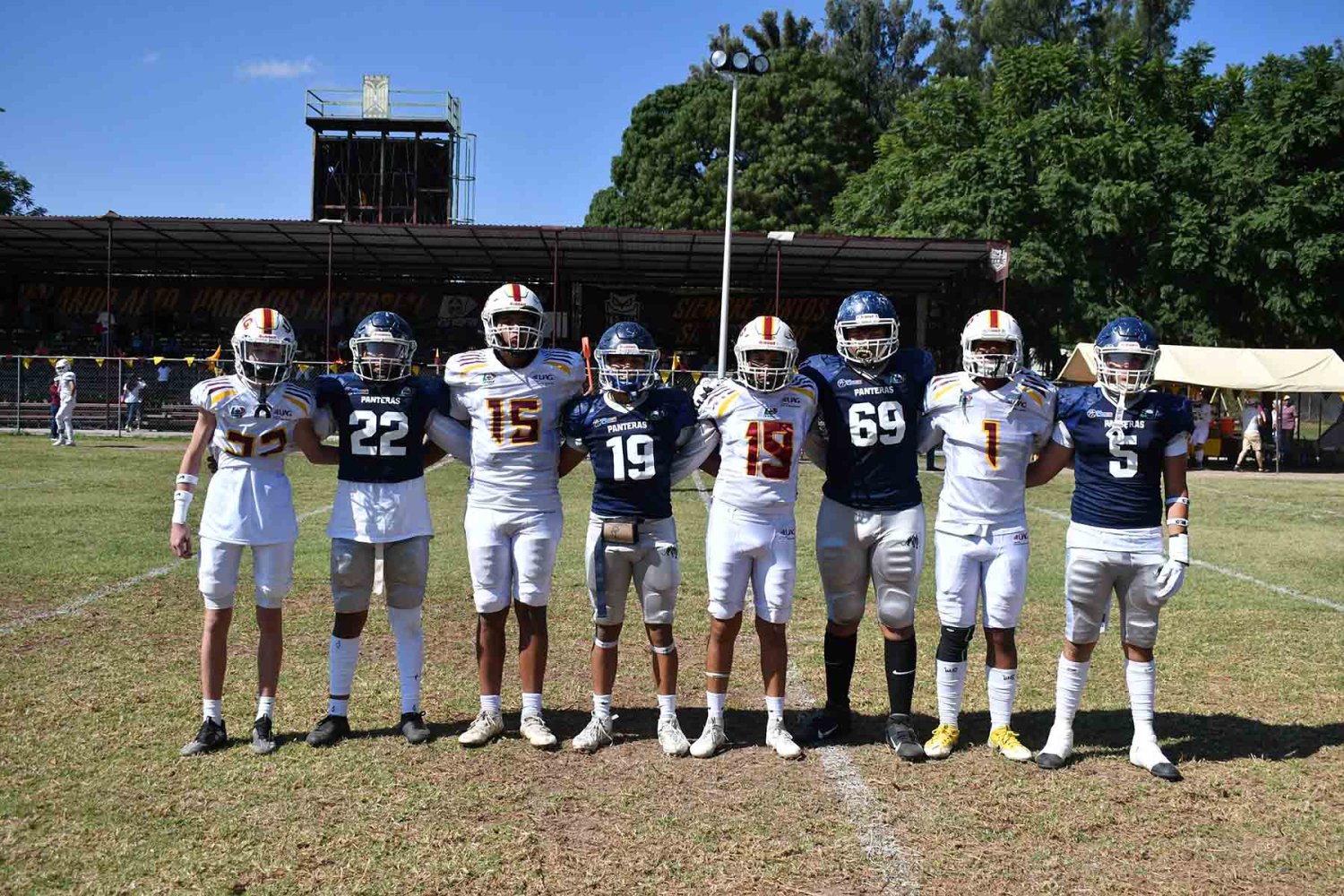 el partido se realizo en el estadio 23 de octubre