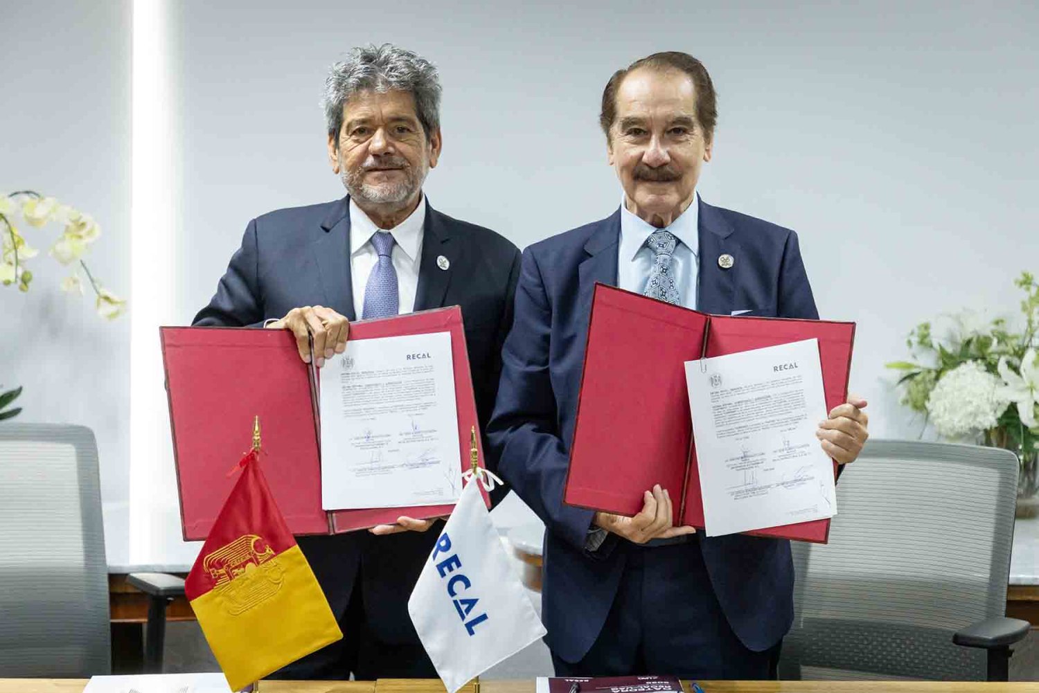 René Calderón Bujdud y Antonio Leaño Reyes, Rector de la UAG