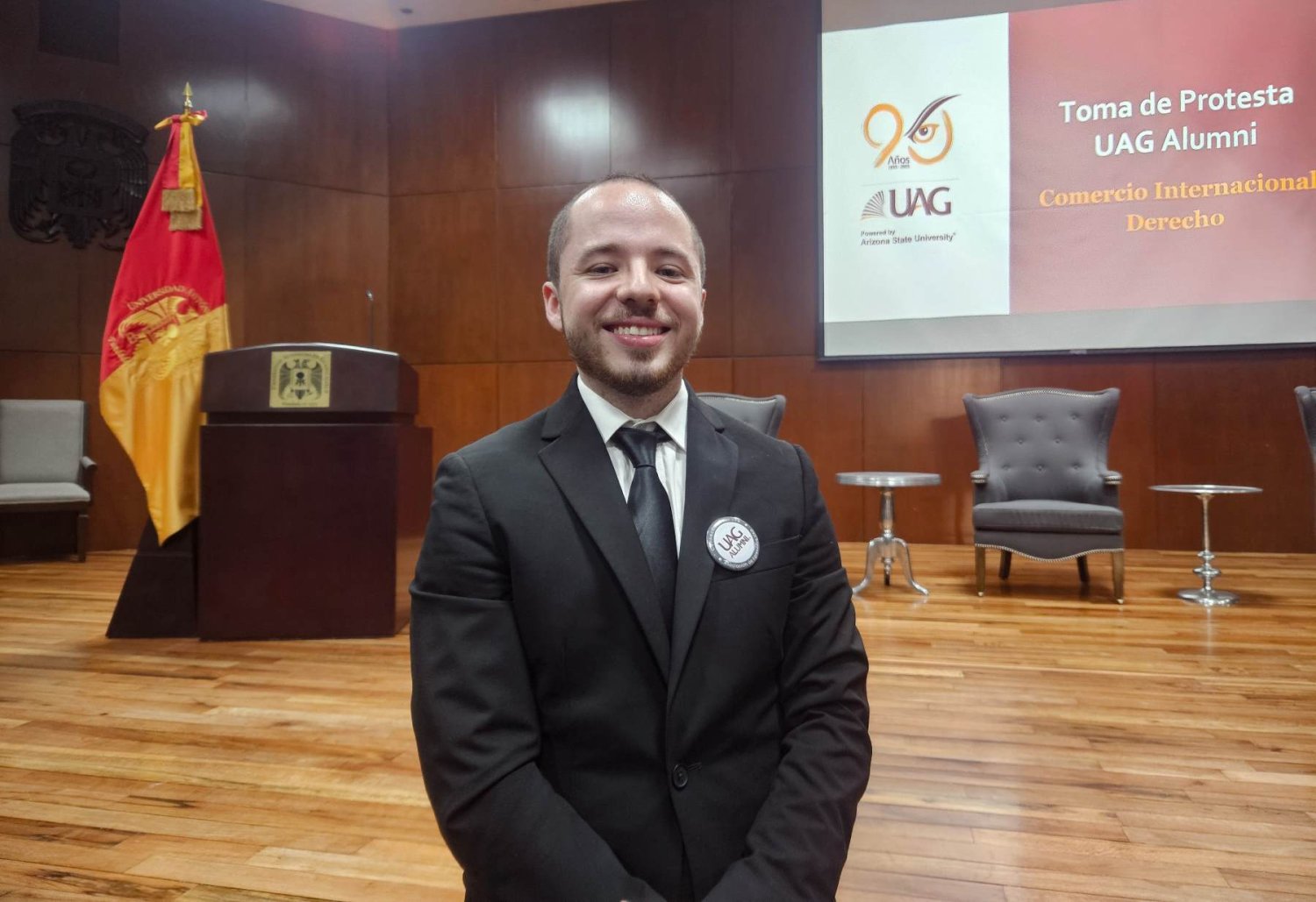 luis fernando flores forma parte del capituñlo uag alumni comercio internacional