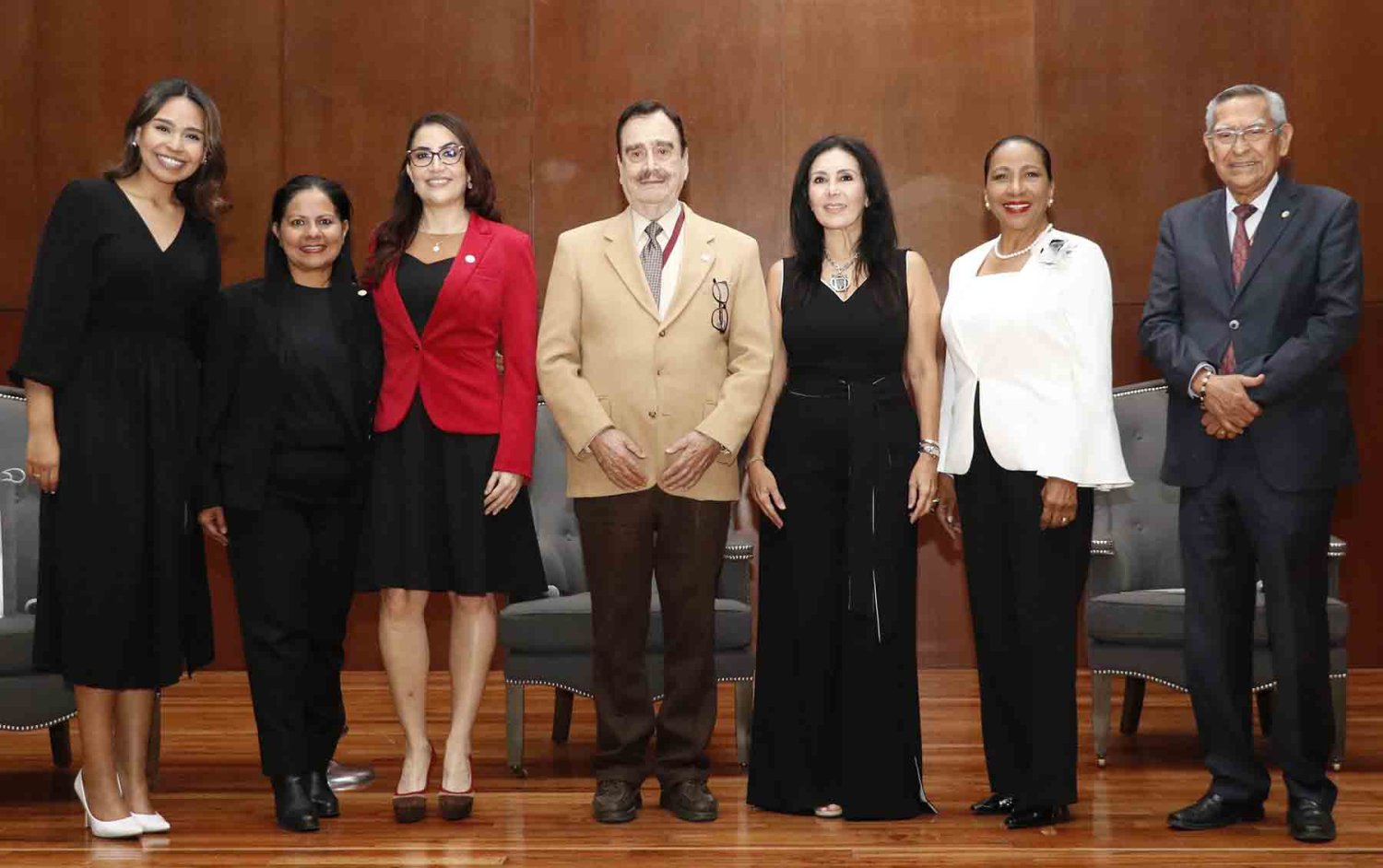 egresadas destacadas de la uag promueven valores para alcanzar el exito