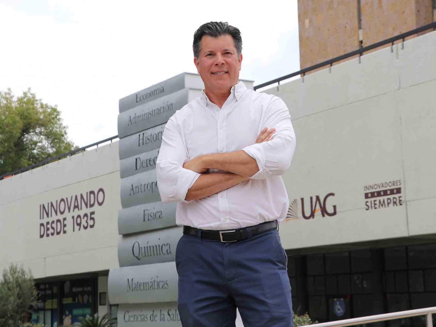 el egresado ha destacado en el ambito empresarial