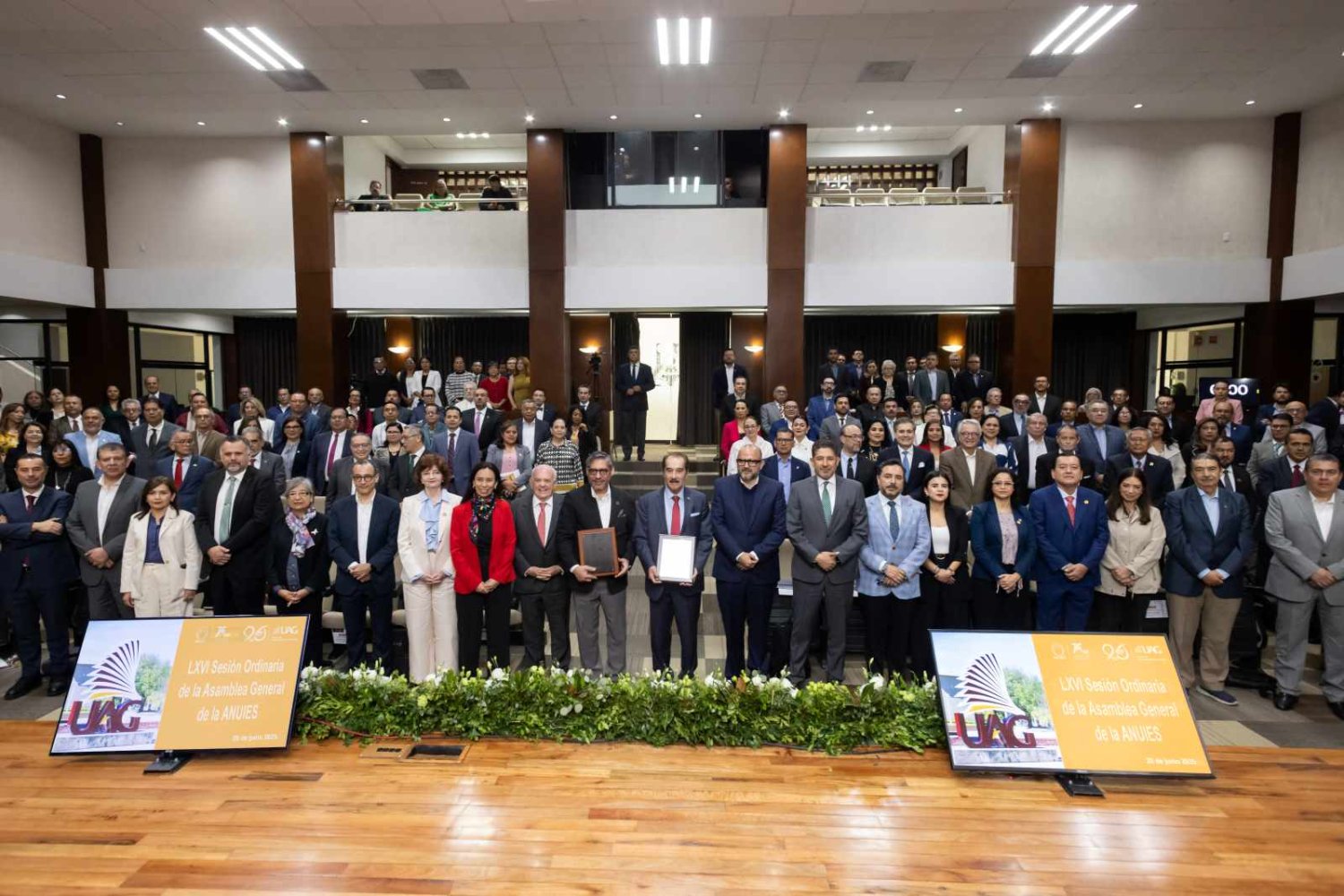 ANUIES entregó reconocimiento a la UAG