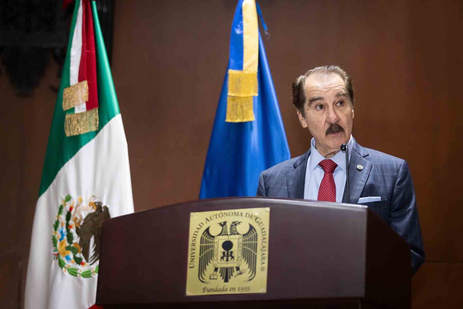 lic. antonio leaño reyes en la asamblea de anuies