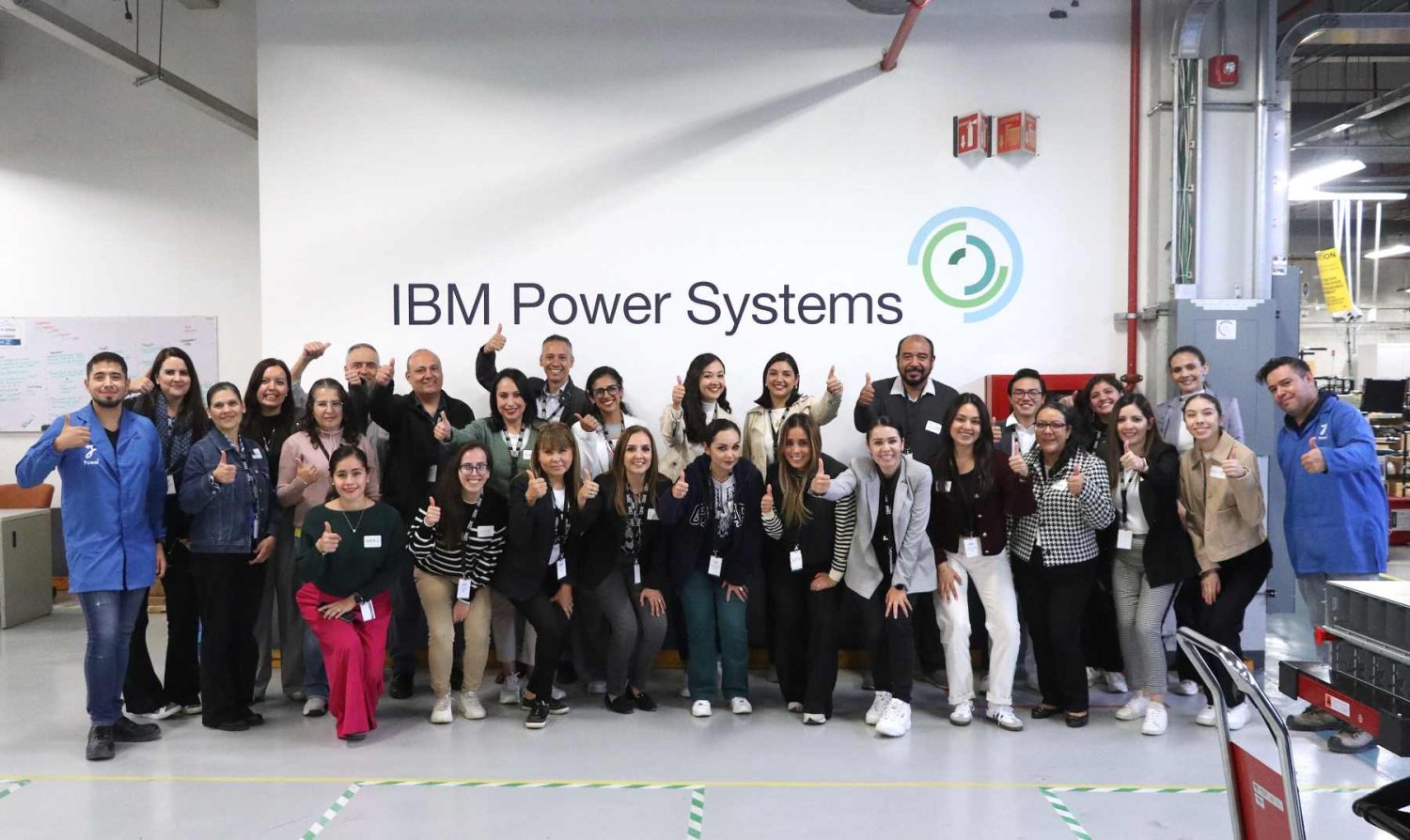 colaboradores que participan en el programa mindset uag visitaron la empresa tecnologica