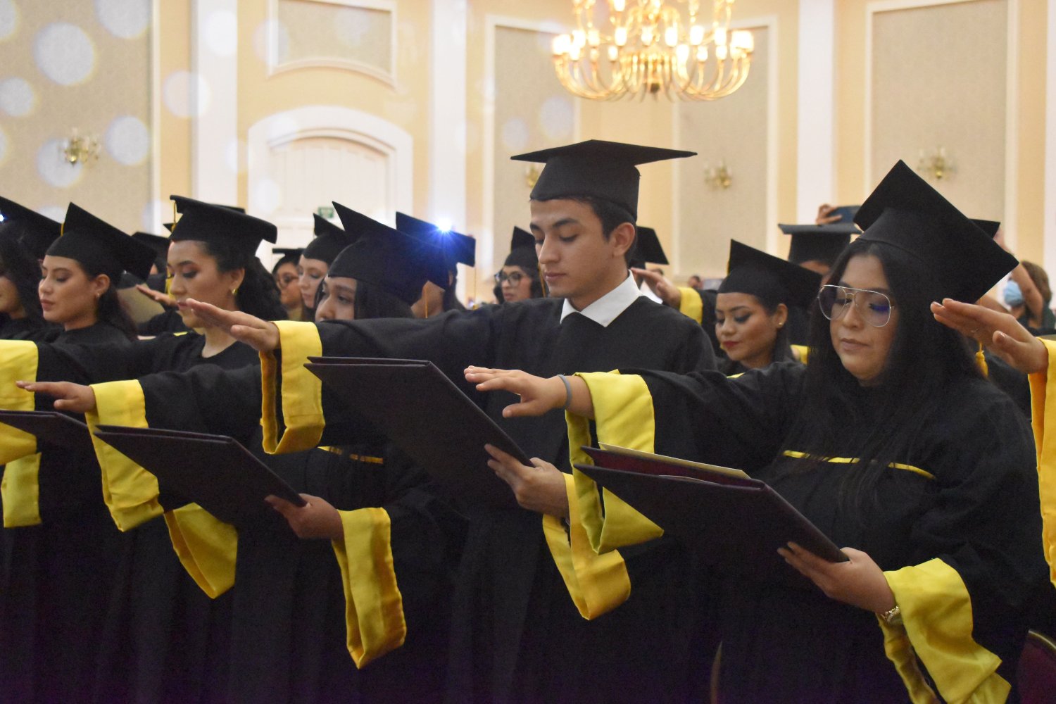ing eduardo godoy, egresado uag y exitoso en el sector de la iluminacion