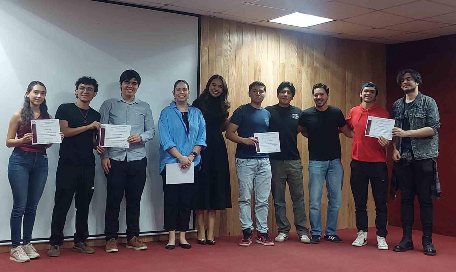 Estudiantes presentaron sus prototipos tecnológicos durante la TECO Week Summer Edition