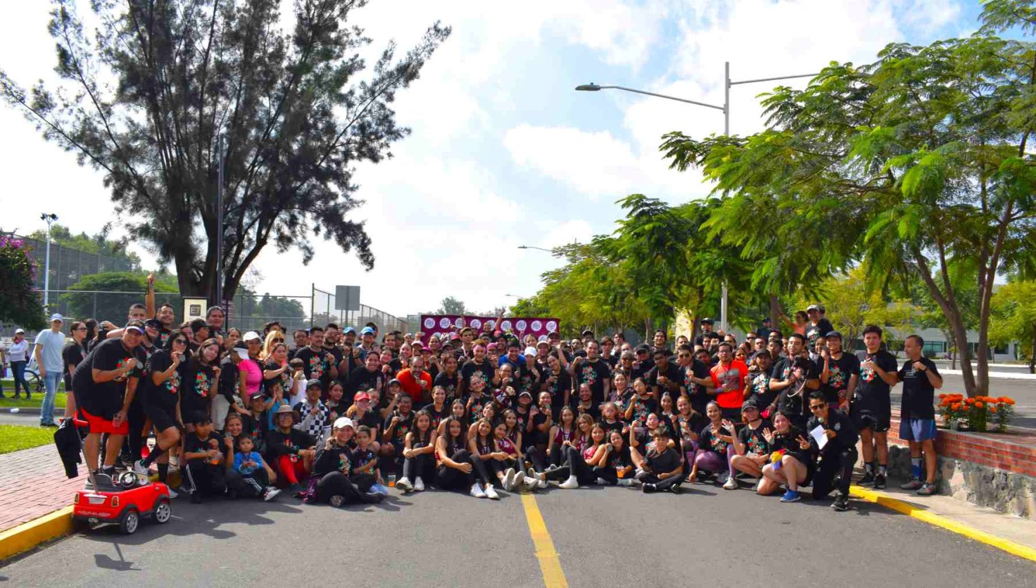 comunidad universitaria participa en carrera 5k con causa