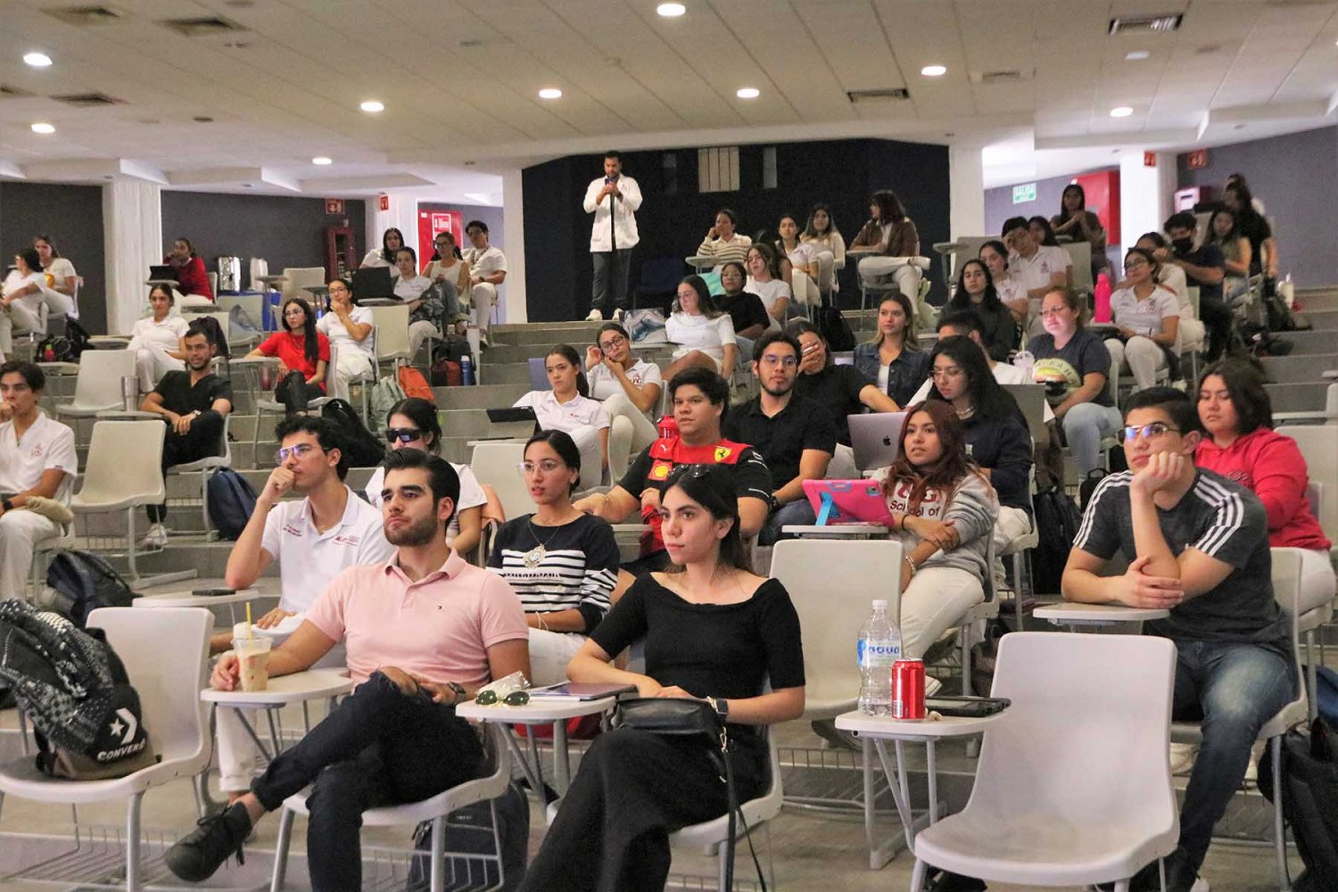 fortalecen su formacion y actualizan conocimientos