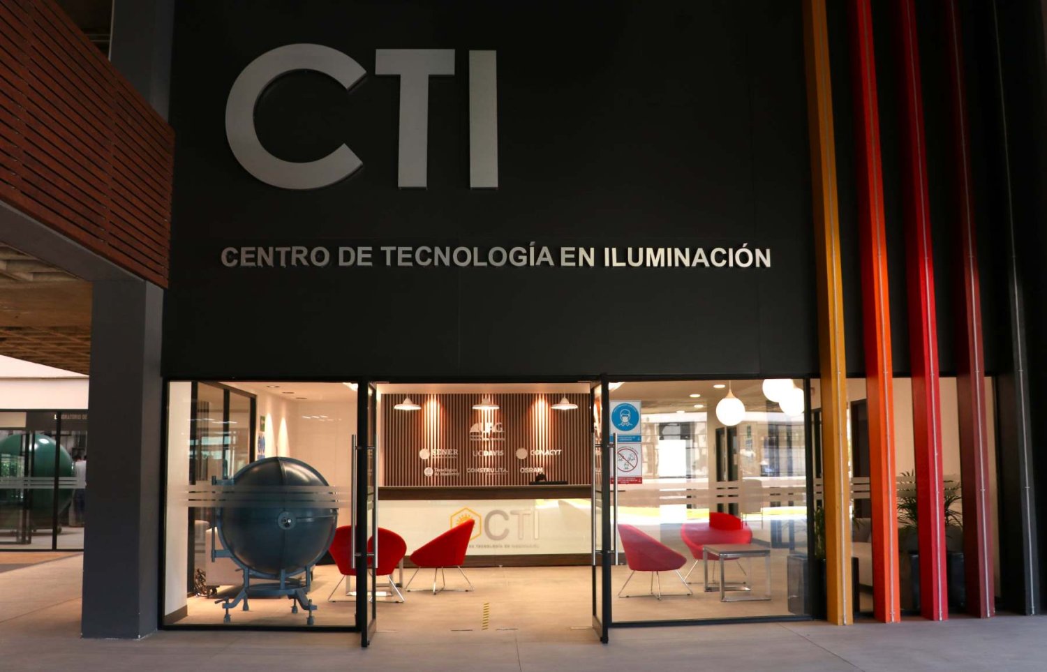 centro de tecnologia en iluminacion de la uag realiza consultoria a genomma lab