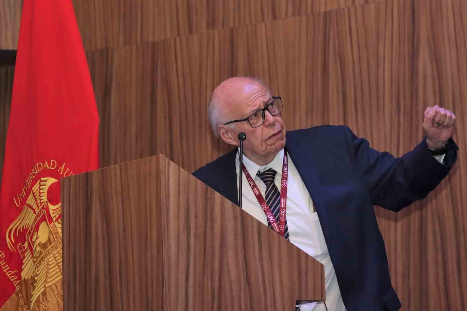 dr jose narro robles durante su exposicion en el evento de fimpes