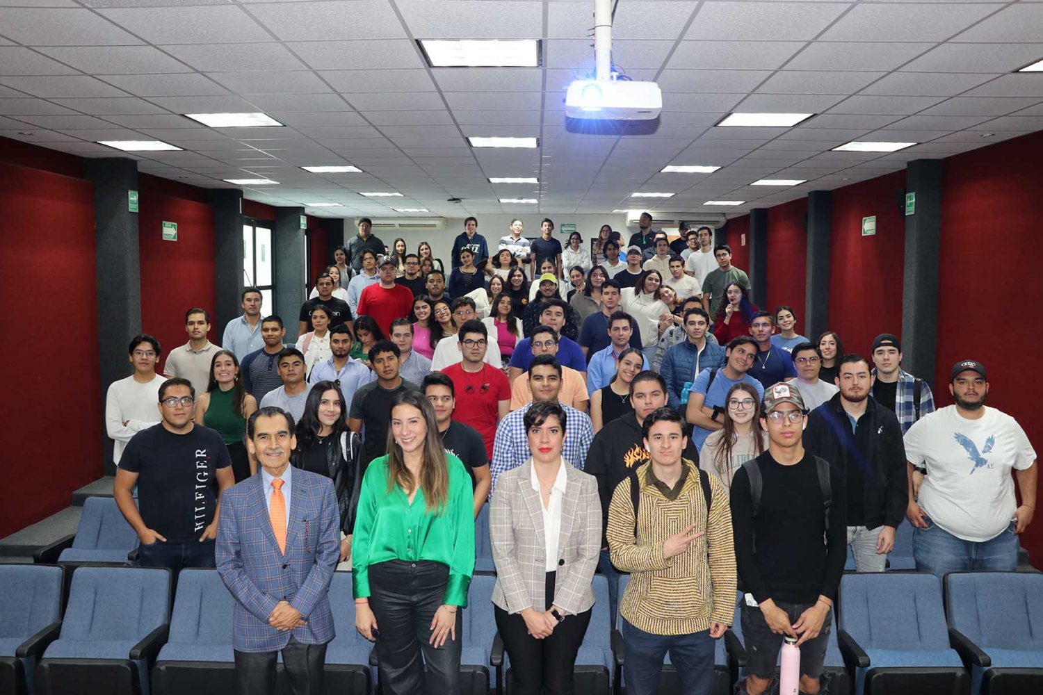 Invitan a alumnos estudiar un Posgrado en Madrid