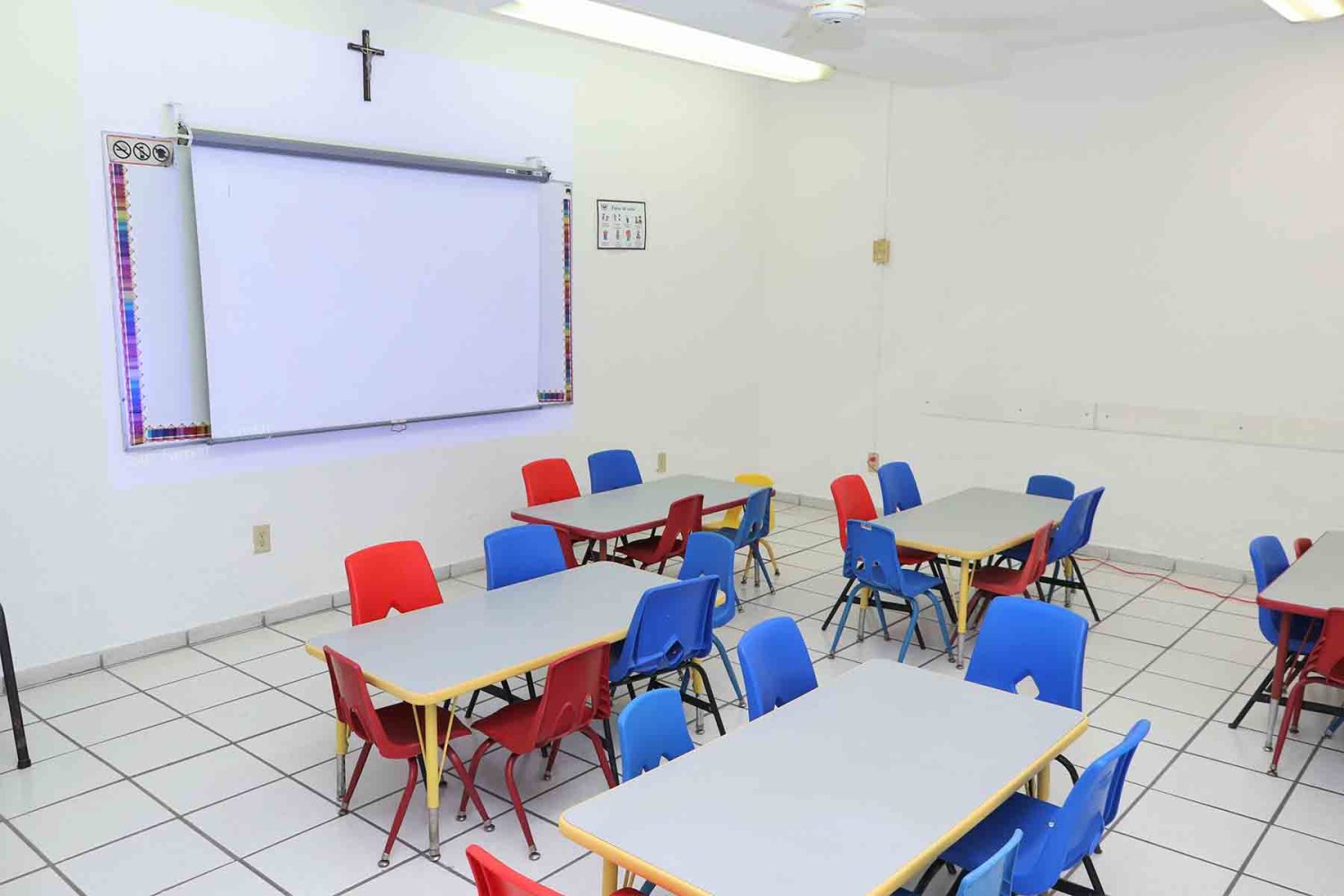 el club de tareas se ubica en la parte baja del edificio h