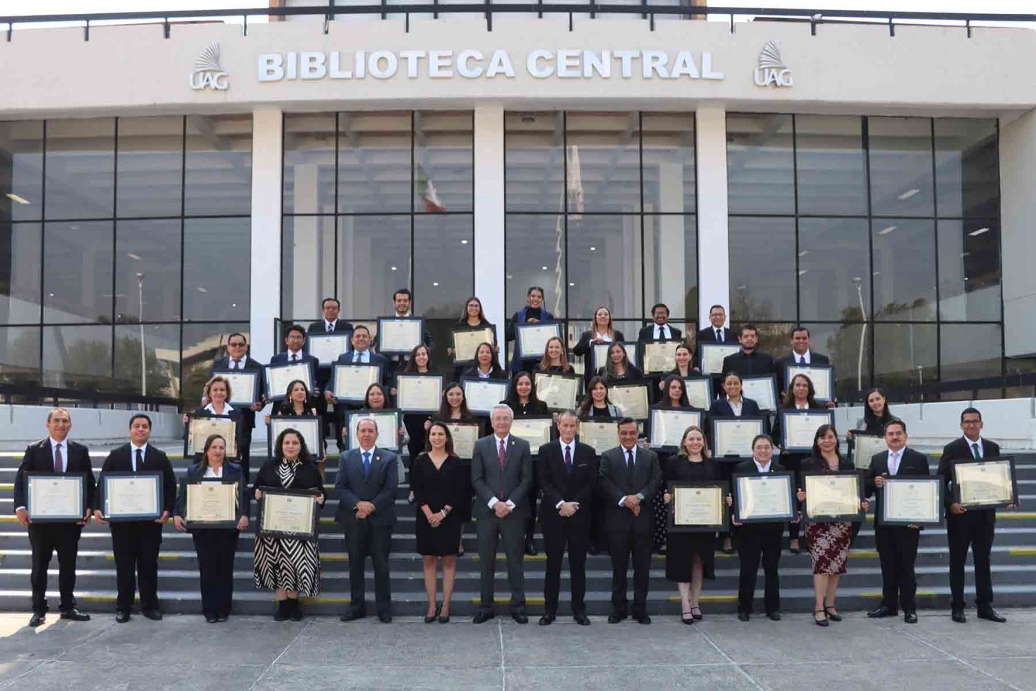 academicos recibieron nombramientos de plan de carrera del profesor base