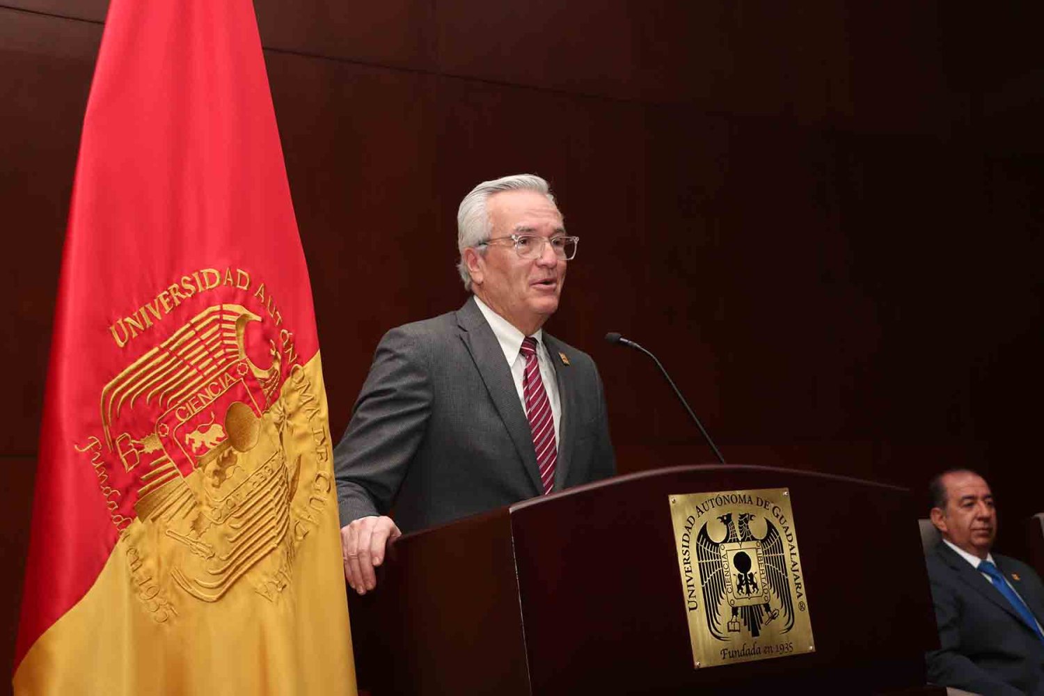 dr alfonso peterseh farah vicerrector academico y de ciencias de la salud de la uag