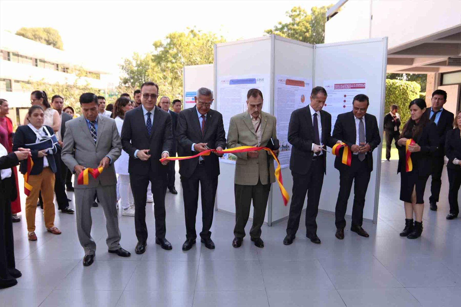 el seminario de investigacion educativa se realizo en el edificio