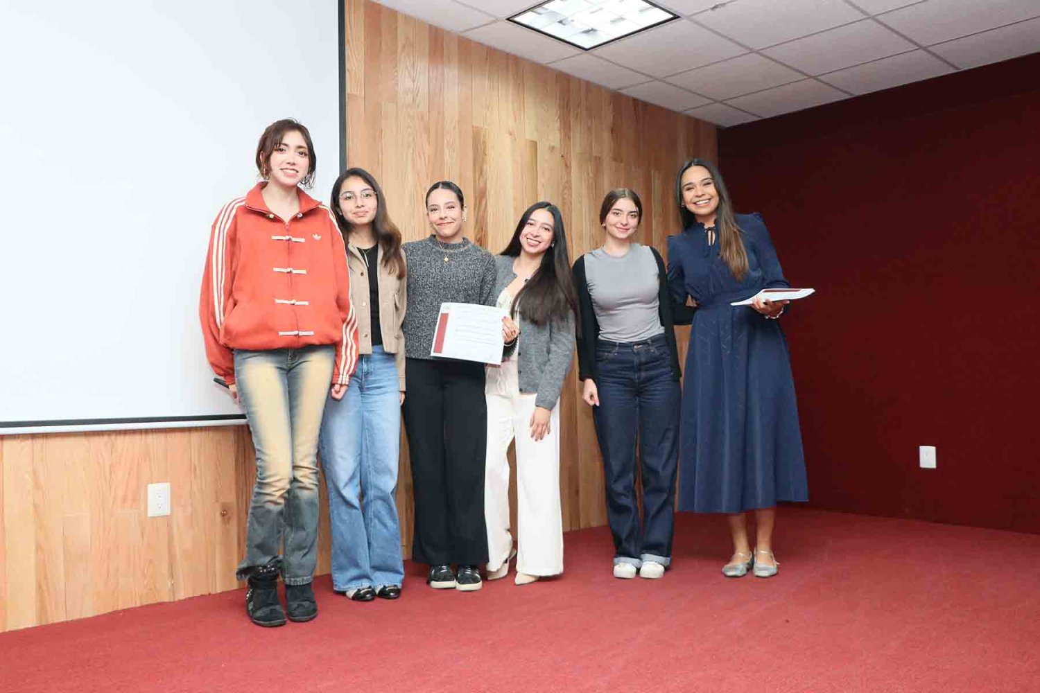 se les otorgo un reconocimiento a los proyectos destacados