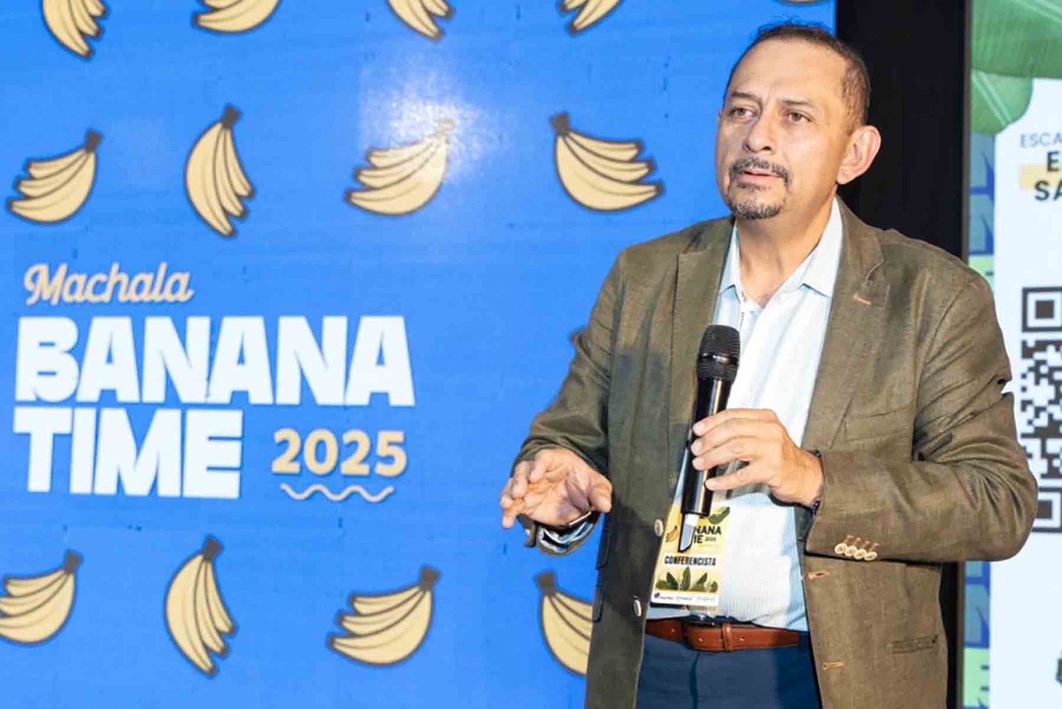 El Dr. Miguel Beltrán durante su conferencia magistral en el Banana Time en Guayaquil