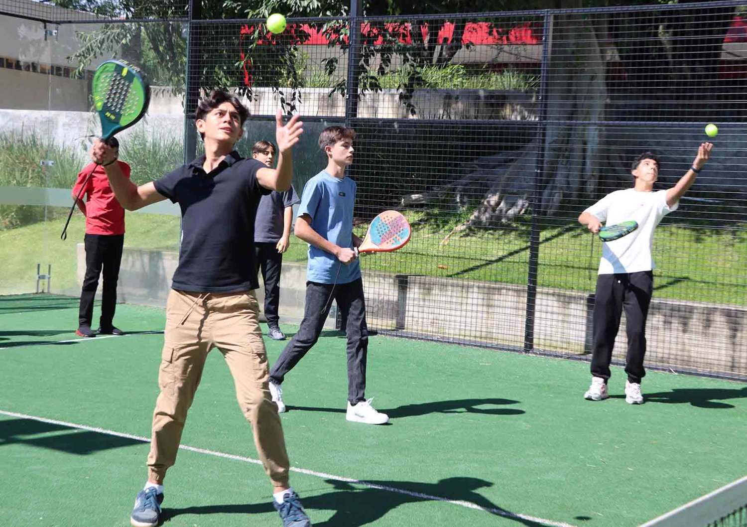 los estudiantes de nuevo ingreso participaron en dinamicas de integracion durante el curso skills refinery